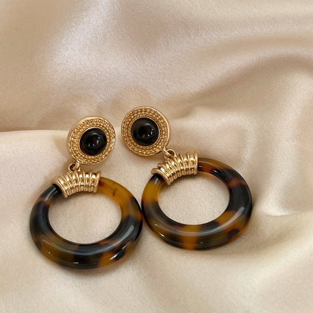 Elegant Gold and Brown Hoop Earrings